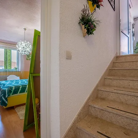 Venus House With Pool Holiday home Banjole
