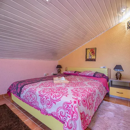 Venus House With Pool Holiday home *