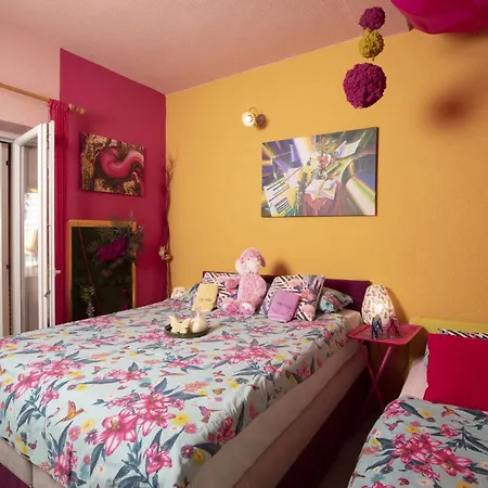 House Venus With Heated Pool And Hot Tub Дом отдыха Банджоле