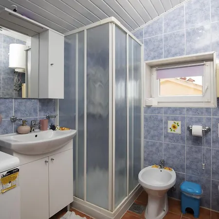 House Venus With Heated Pool And Hot Tub Банджоле
