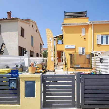 House Venus With Heated Pool And Hot Tub * Банджоле